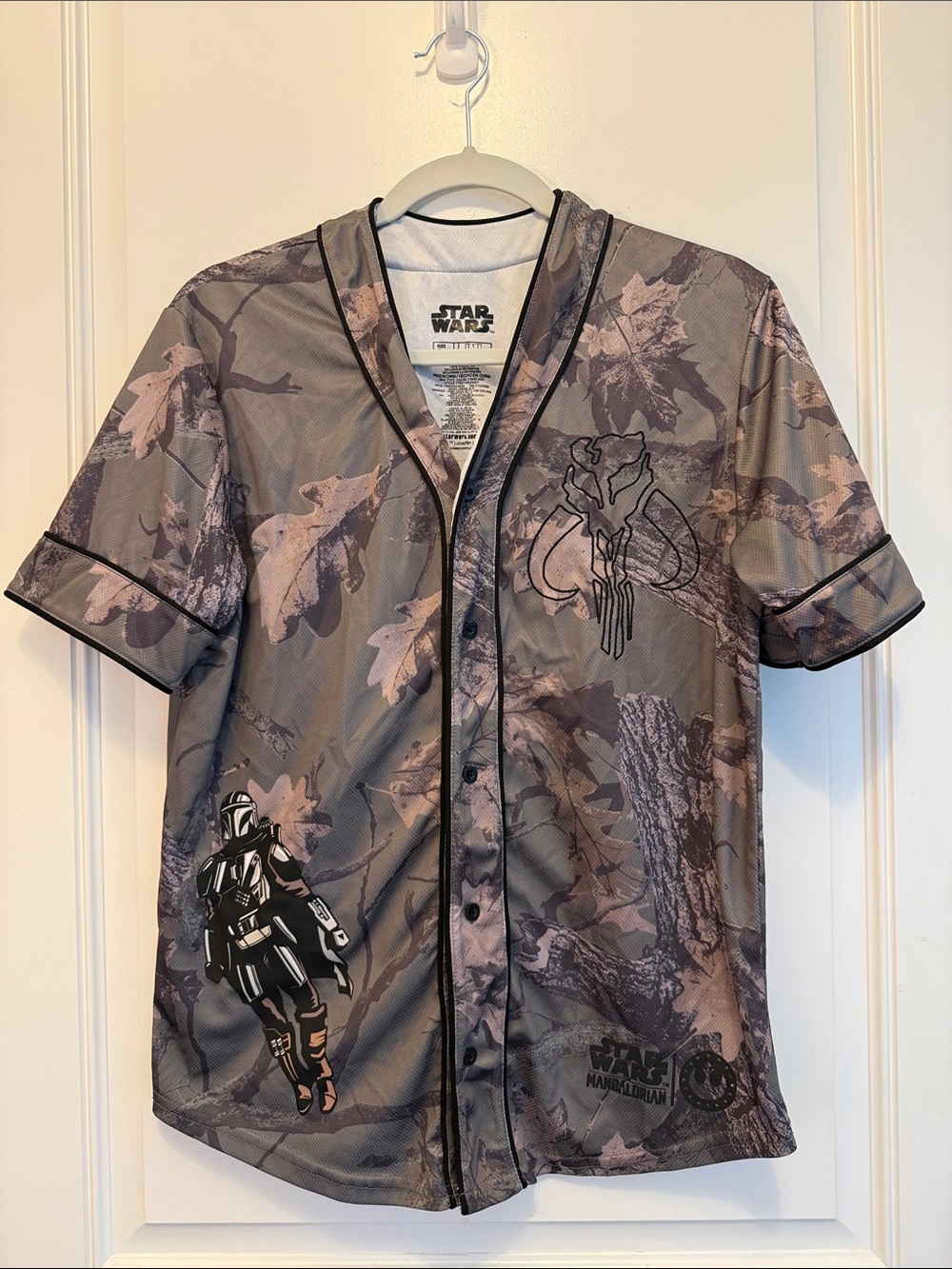 Star Wars Mandalorian Gray and Brown Camo Baseball Jersey size small